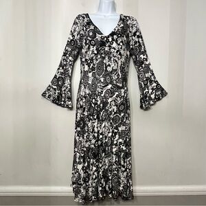 Salaam Dress Black White Floral Jersey Flare Sleeve‎ Hippie Boho Babydoll Sz L